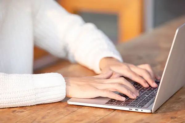 手机为什么总有广告锁屏